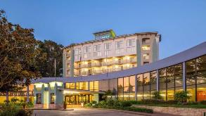4290 El Camino (IHG Hotel ) Garage