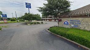 Americas Best Value Inn - 4875 Sinclair Rd Garage
