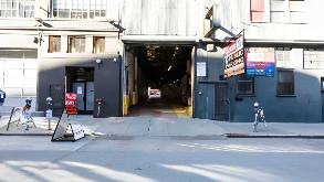 136 Townsend St Garage