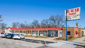 HiWay Motel - 3524 W 159th St Garage