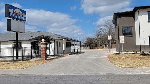 Photo of Americas Best Value Inn San Antonio Downtown Riverwalk - 2203 E Commerce St Garage spot, located 2.0 mi away from TX