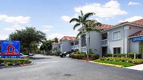 Studio 6 Port of Palm Beach Cruise Parking