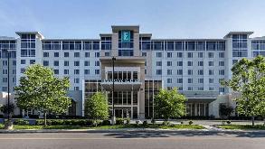 95 International Blvd  (Embassy Suites Newark Airport) Parking
