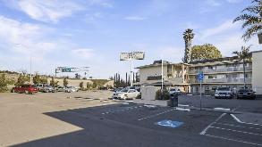 410 W A St (Heritage Inn ) Parking