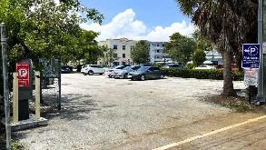 Photo of 845 5th Street Garage spot, located 1.0 mi away from FL