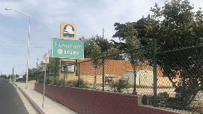 520 E 18th St (Economy Inn) Parking