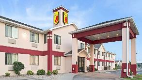 Super 8 by Wyndham OMA Airport Parking