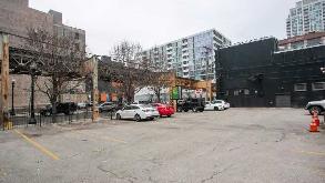  224 W Ohio Street Parking