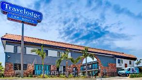 1804 E Sycamore Ave Parking