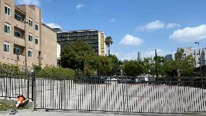 522 S Park View St Parking