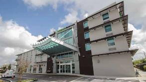Holiday Inn Express & Suites Port Of Miami Cruise Parking