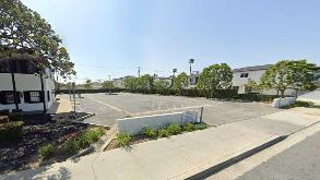 619 S Prairie Ave Parking
