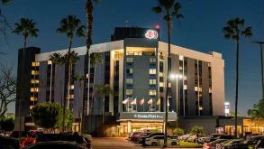 DoubleTree by Hilton Carnival Terminal Long Beach Cruise Parking
