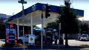 111 East 14th St(Monument Gas & Mart) Parking