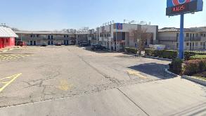 Motel 6 South AUS Airport Parking