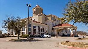 Photo of 1715 N. Interstate 35 Parking spot, located 3.5 mi away from TX