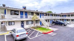 3429 Peck Rd (Motel 6) Parking