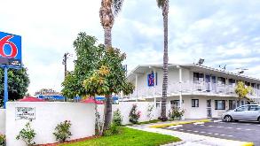 3429 Peck Rd (Motel 6) Parking