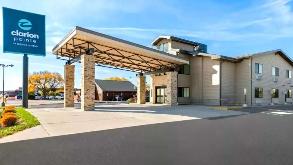 Photo of Clarion Pointe_5037 S Howell Ave Parking spot, located 6.0 mi away from WI