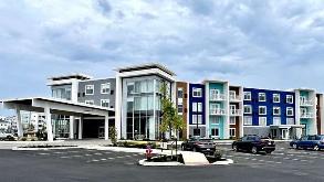17222 Hood Rd Parking