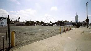 10530 South Prairie Ave Parking