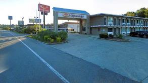 2405 S Frontage Rd Parking