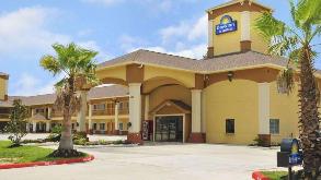 Days Inn by Wyndham IAH Airport Parking