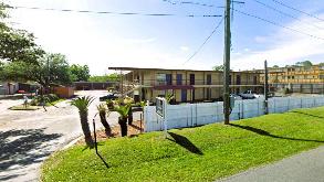 Budget Inn - 1402 W Tennessee St Parking
