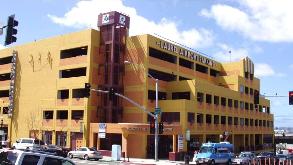 1025 W Laurel Parking