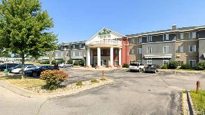 Grand Stay Hotel & Suites Ames_1606 S Kellogg Ave Parking