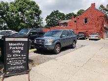 (M) GOVERNMENT LOT - 163 North Limestone