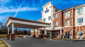 Comfort Inn & Suites Dayton North Upper Midscale Parking
