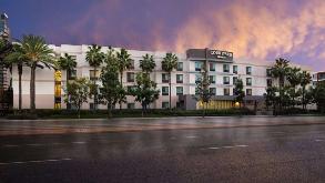 Courtyard by Marriott Santa Ana Orange County SNA Airport Parking