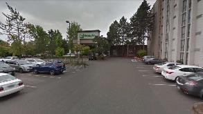 Holiday Inn PDX Airport Parking