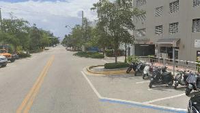 959 West Avenue Parking