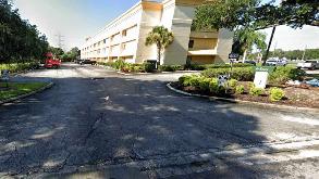 La Quinta Inn - 4811-US 301 N Parking