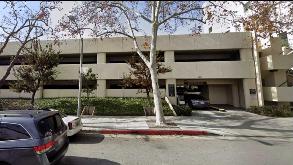 125 S Bedford Dr Parking