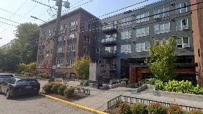 4455 Interlake Ave North Parking