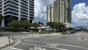 1201 Riverplace Blvd. - DoubleTree by Hilton Jacksonville Riverfront Valet