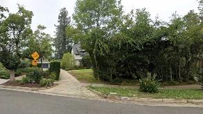 1086 Prospect Blvd Parking