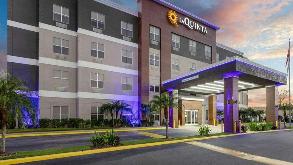 La Quinta Inn & Suites by Wyndham Tampa Central Cruise Parking