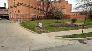 901 Austin St Parking