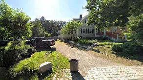 195 Presidents Ln Parking