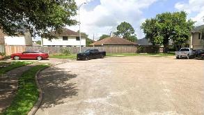 4410 Hardwood Glen Dr Parking