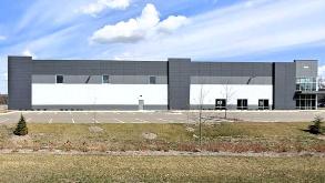 9525 E River Rd Parking