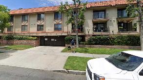 11127 La Maida St Parking