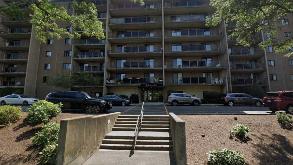 185 Quincy Shore Dr Parking