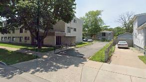 6532 North Damen Avenue Parking