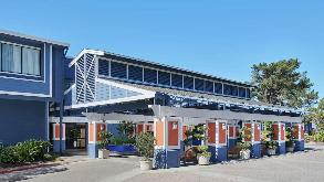 DoubleTree Berkeley OAK Airport Parking