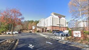 Hampton Inn Buford - 3240 Buford Dr Parking